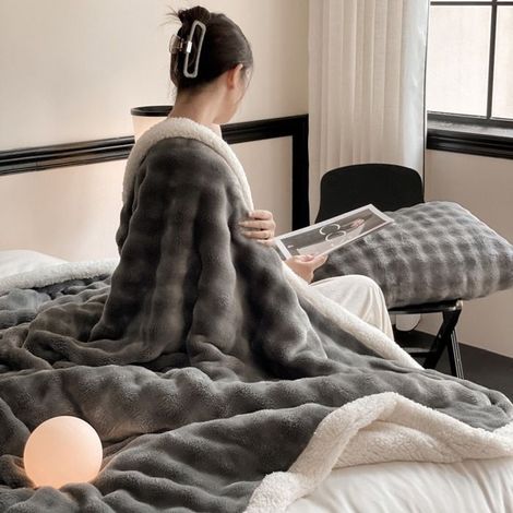 Couverture Chaude Double Couche Bubble Fleece,200x230cm Plaid Polaire Épais en Flanelle et Sherpa, Couverture Hiver Lit (1/5)