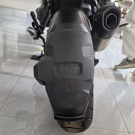 1 colour: Black Material: Plastic Extended rear fender for BMW motorcycle. (1/5)