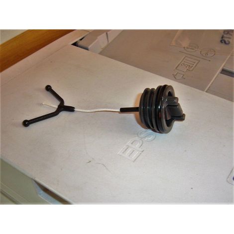 TAPPO SERBATOIO OLIO PER MOTOSEGHE HUSQVARNA JONSERED 50 51 55 36 41 136 141 254