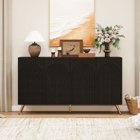Credenza di design di metà secolo, mobile da ingresso nero con scanalature 3D e ante ad arco, legno composito, ripiani regolabili, piedini in metallo color oro.