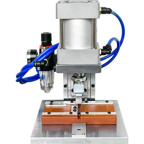 Machine semi-automatique pour sertir des connecteurs IDC sur des câbles plats (1/2)