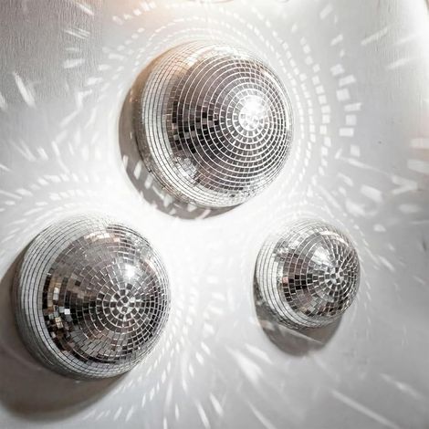 Lot de 3 Décorations Murales Disco 10/15/20cm, Boule à Facettes, Décoration Brillante, Demi-Boules à Facettes Argentées pour Fêtes Rétro Disco, Décoration Intérieure et Anniversaires (1/5)