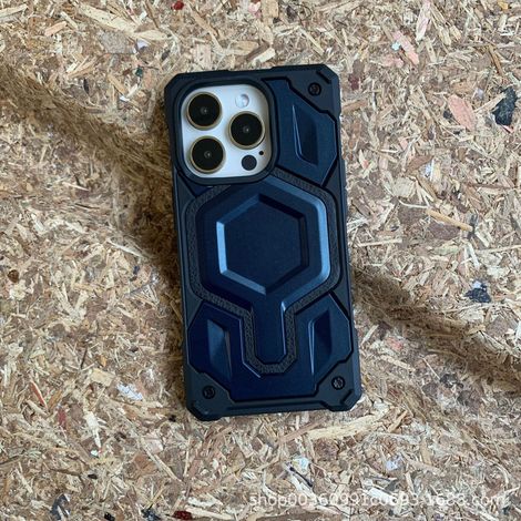 Étui UAG Pathfinder robuste pour iPhone 14 Pro, coque renforcée antichoc, protection militaire légère, finition noire, résistante aux chutes et aux rayures, compatible MagSafe. (1/5)