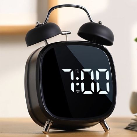 Reloj despertador digital clásico - Doble tono, brillo ajustable, USB - Ideal para personas con sueño profundo, pantalla grande, plástico - Para dormitorio u oficina. Color negro. (1/5)