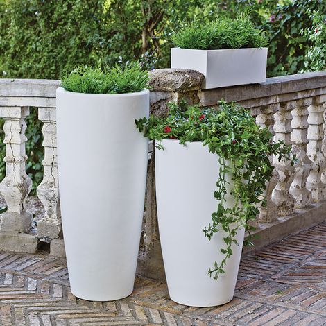 BAMBÚ 70 Vaso rotondo alto con luce per piante e fiori Molto robusto. Luce bianca fredda con cavo. Realizzata in polietilene in Spagna (1/4)