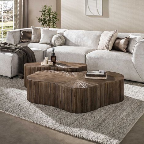 Set mit 2 Bio-Couchtischen aus dunkelbraunem Teakholz Japandi
