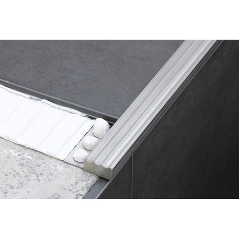 Novopeldaño 4 Inox 25x2500 Natural-111 (1/3)
