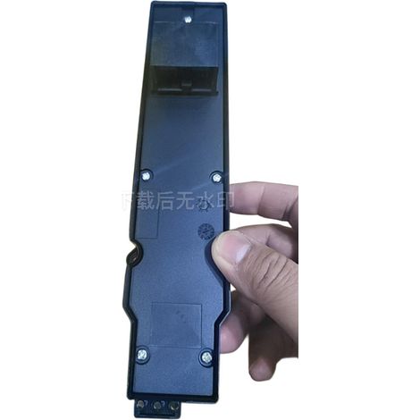 1067002335 is compatible with the front left power window control assembly of Geely EC7 (2009-2013 models). (1/4)