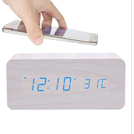 Réveil, Horloge de Commande Vocale de Bureau Numérique en Bois, avec Chargement sans Fil, Luminosité sur 3 Niveaux Affichage de l'heure/Date/Humidité/Température 3 Alarmes Pôles USB et AAA（Blanc）-Fei (1/4)