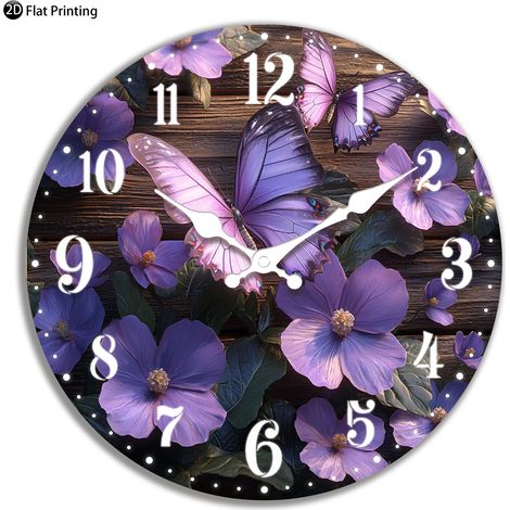Horloge murale silencieuse en bois (10 pouces) avec des papillons violets voletant parmi les fleurs, adaptée aux cuisines et aux maisons. (1/5)