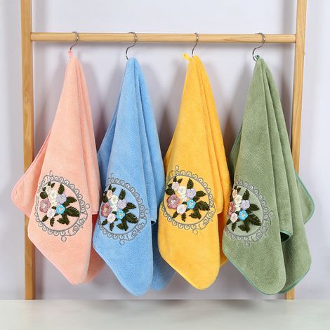 Lot de 4 fleurs en velours corail, confectionnées en tissu haute densité. (1/5)