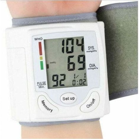 Tensiomètre Électronique Au Poignet Professionnel Avec Détection Automatique De L’hypertension Et Des Battements Cardiaques Irréguliers (1/5)