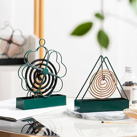 Lot de 2 supports créatifs pour spirales anti-moustiques, trèfle à quatre feuilles et triangle, support métallique suspendu pour spirales anti-moustiques, idéal pour la décoration de table, de salon o (1/5)