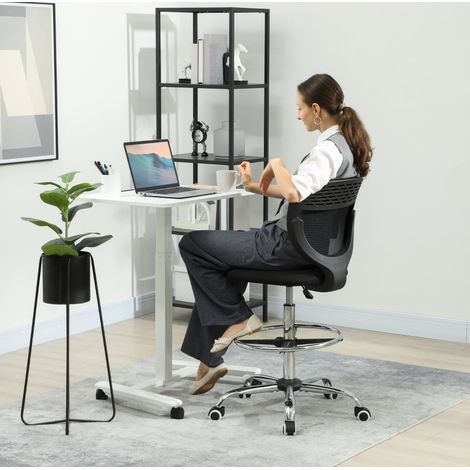 Silla de oficina alta regulable con reposapiés y ruedas, negro DESVIAE (1/5)