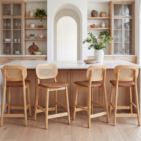 Wahson 4er Set Barhocker PU Leder, Barstuhl Holz mit Rattan lehne gepolstert Thekenhocker mit Holzbeinen für Esszimmer Bistro Küchen Hausbar Tresenhocker, Braun (1/5)