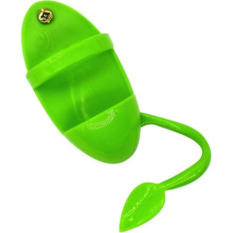 Creative Green Metal Bird Feeder for Birds on the Go (1/5)