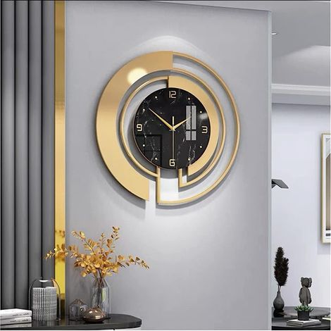 Dekorative Metallwanduhr – Leise und präzise Zeiger – Für Wohnzimmer, Flur oder Hotel – Modernes und elegantes Design (Schwarz und Gold) (1/5)