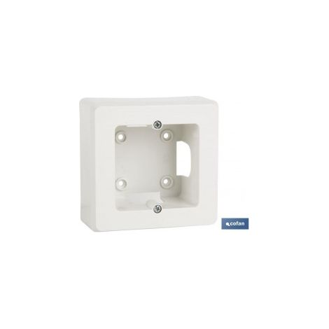 Weißer, aufputzmontierter Sockel 253x96x43 mm für 3 Elemente mit Kanaleinlässen