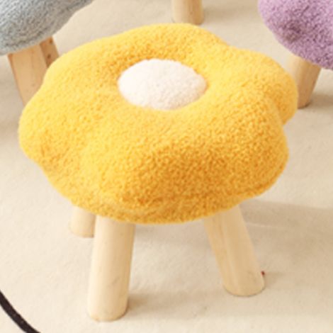 Petit repose-pieds jaune en velours doux et peluche, motif tournesol mignon, en bois haute résilience, idéal pour la chambre, le salon ou le canapé. (1/5)