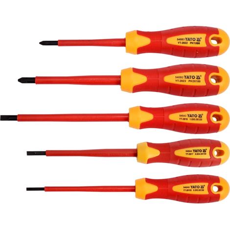 Juego destornilladores Yato aislados rojo acero S2 ergonómico