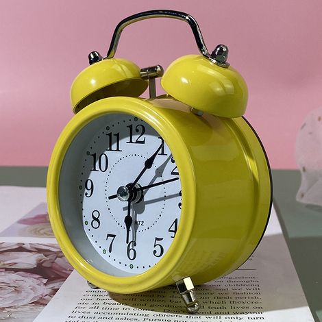 Réveil analogique puissant pour gros dormeurs, avec cadran stéréoscopique rétroéclairé et fonctionne sur piles. (1/5)