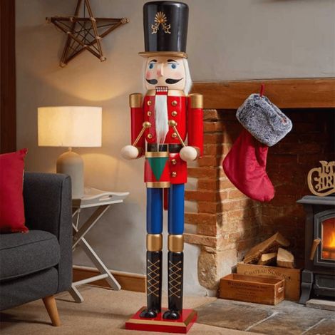 1.5m (5ft) Tall Wooden Hand Painted Christmas Nutcracker Decoration (1/2)