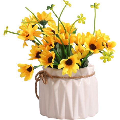 Strauß künstlicher Hortensien in einer kleinen Keramikvase, künstliche Topfhortensien
