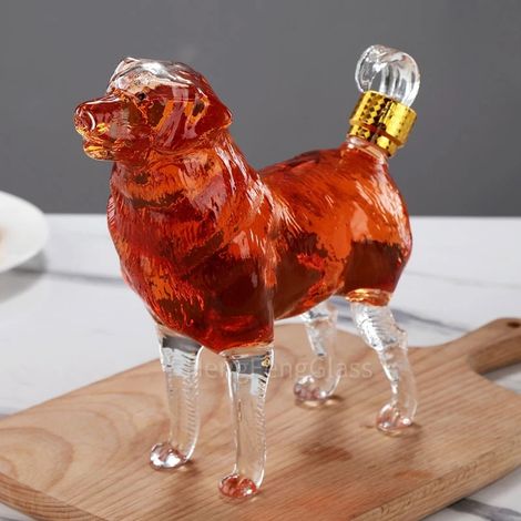 Carafe en verre en forme de chien (500 ml - 48 12 38) idéale pour le whisky, le brandy et autres spiritueux. Décoration originale pour votre bar ou votre cave à vin. (1/5)