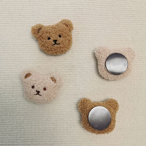 Kühlschrankmagnet mit 3D-Stickerei eines Teddybären im koreanischen Stil, aus weichem Gummi, dekorativ und magnetisch. (1/5)