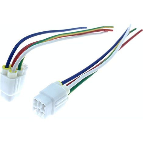 Dieser zerstörungsfreie Kabelbaumstecker ist für den Mitsubishi Outlander geeignet und versorgt Brems-, Lenk-, Rückfahr- und Rücklichter mit Strom, ohne dass Kabel durchtrennt werden müssen. (1/4)