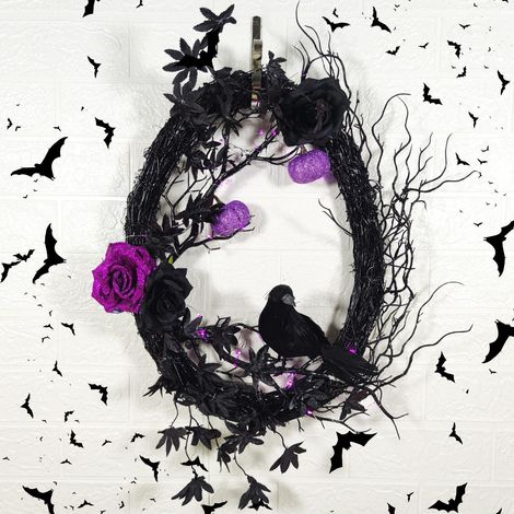 Gruselgirlande mit schwarzer Krähe für Halloween, künstliche lila Rose, dekorative Hängeaccessoires für Türen, künstliches Rattan