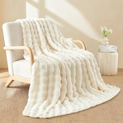 Couverture, 180150 cm Plaid Fausse Fourrure, Doux et Pelucheux Plaid Canape Grande Taille pour Canapé et lit Chambre à Coucher Bureau Blanc Cassé (1/5)