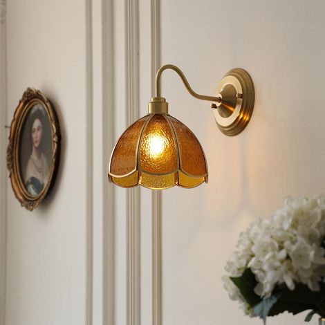 Aplique de pared LED de estilo retro europeo, color café, en latón, con luz LED cálida de 4W, casquillo E27. (1/5)