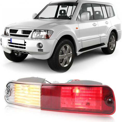 Nebelscheinwerfer und Rückleuchten für die rechte hintere Stoßstange eines Mitsubishi Pajero Montero (1/5)