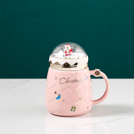 Mug de Noël en céramique (rose), décoré d'un motif de Père Noël et doté d'un couvercle original. (1/5)