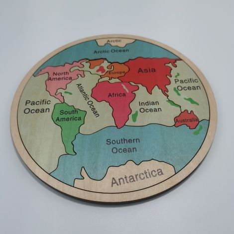 Puzzle in wooden colors of the september continents for the children's decoration - Decoration for the house (1/4)