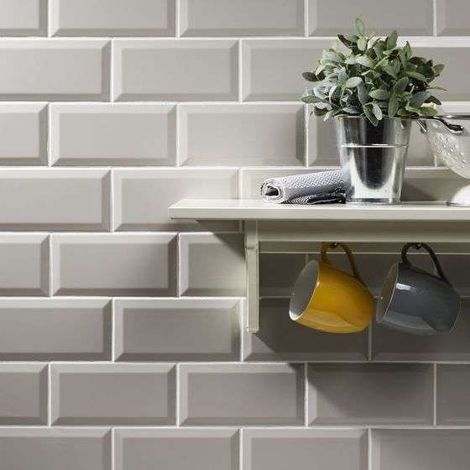 Aelle - Carrelage mur relief métro parisien uni gris brillant 7,5x15 cm METRO LIGHT GREY - Vendu par boîte de 0.50 m² (1/2)