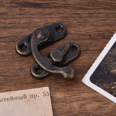 A026 Crochet en bronze antique avec vis, cadenas en métal 3228MM, accessoires de quincaillerie pour bagages, coffret cadeau, boîte décorative, boucle de boîte, crochet gauche en bronze antique.
