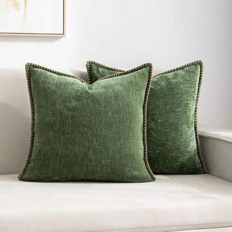 Set aus 2 grünen Dekokissenbezügen, 50 x 50 cm, aus weichem Chenille mit genähten Kanten, neutraler Landhausstil, für Bett, Sofa oder Sessel (1/5)
