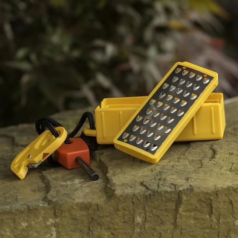 Tragbares Feuerstarter-Set für Outdoor-Aktivitäten wie Camping, Wandern, Trekking und Notfallüberleben: Enthält einen Rindenschaber, einen Feuerstarter und Feuerstarter-Werkzeuge und wird mit einem Tr