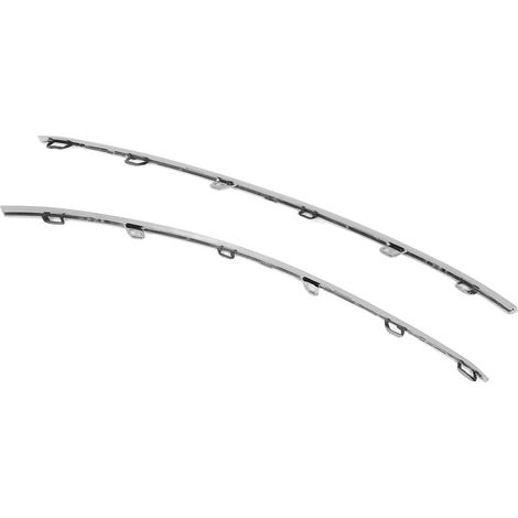 Une paire de baguettes chromées pour les grilles de pare-chocs avant gauche et droite des modèles Octavia 5E restylés de 2017 à 2019 (numéro de pièce : 5E0853768). (1/5)