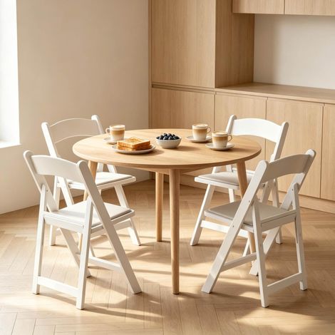 Lot de 4 chaises pliantes blanches en résine avec assise rembourrée en cuir régénéré, jusqu'à 120 kg, pour intérieur et extérieur, rangement facile – CHICFURN (1/5)