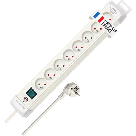 Multiprise 8 Prises avec Interrupteur Bloc multiprises orientées à 45 degrés Guide-câbles Oeillets Porte-vis 3m H05VV-F 3G1,5 fabriquée en France Blanche (1/5)