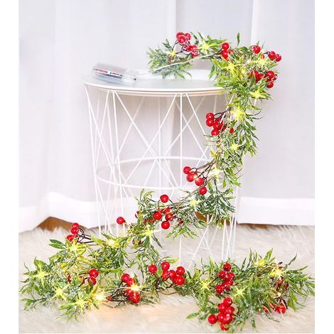 Weihnachtsgirlande, 1,8 Meter langer Weihnachtskranz, Weihnachtsdekoration mit 2 Meter Lichterkette, 20 LED-Lichter mit roten Beeren und grünen Blättern, für die Weihnachtsdekoration im Innenbereich (1/5)