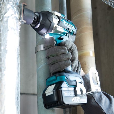 Clé à chocs Makita DTW700RTJ 18 V 2x5 0 Ah