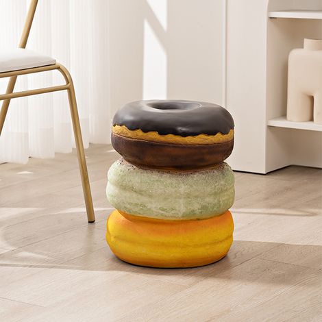 Retro-Wickelhocker aus weichem Kunstharz in Lebensmittelform – lustiger, kreativer und dekorativer niedriger Wickelhocker für Zuhause, ideal für Kaffee und Donuts. (1/5)