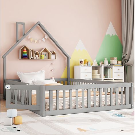 Lit cabane 140 x 190 cm en pin gris avec barrière de sécurité et sommier chambre enfant (1/5)