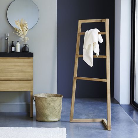 Tikamoon Malo Porte-serviette en teck H 140 cm × L 71 cm × P 38 cm (1/5)