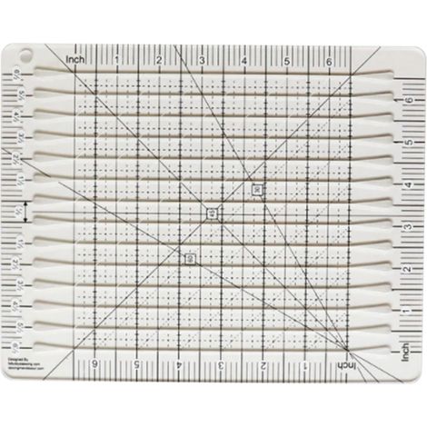 Règle de patchwork transparente en acrylique pour faciliter la découpe et la couture. (1/5)