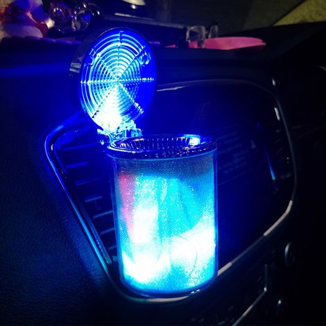 Beleuchteter Aschenbecher mit LED-Beleuchtung und Belüftungsöffnung geeignet für Autos und andere Fahrzeuge. (1/2)